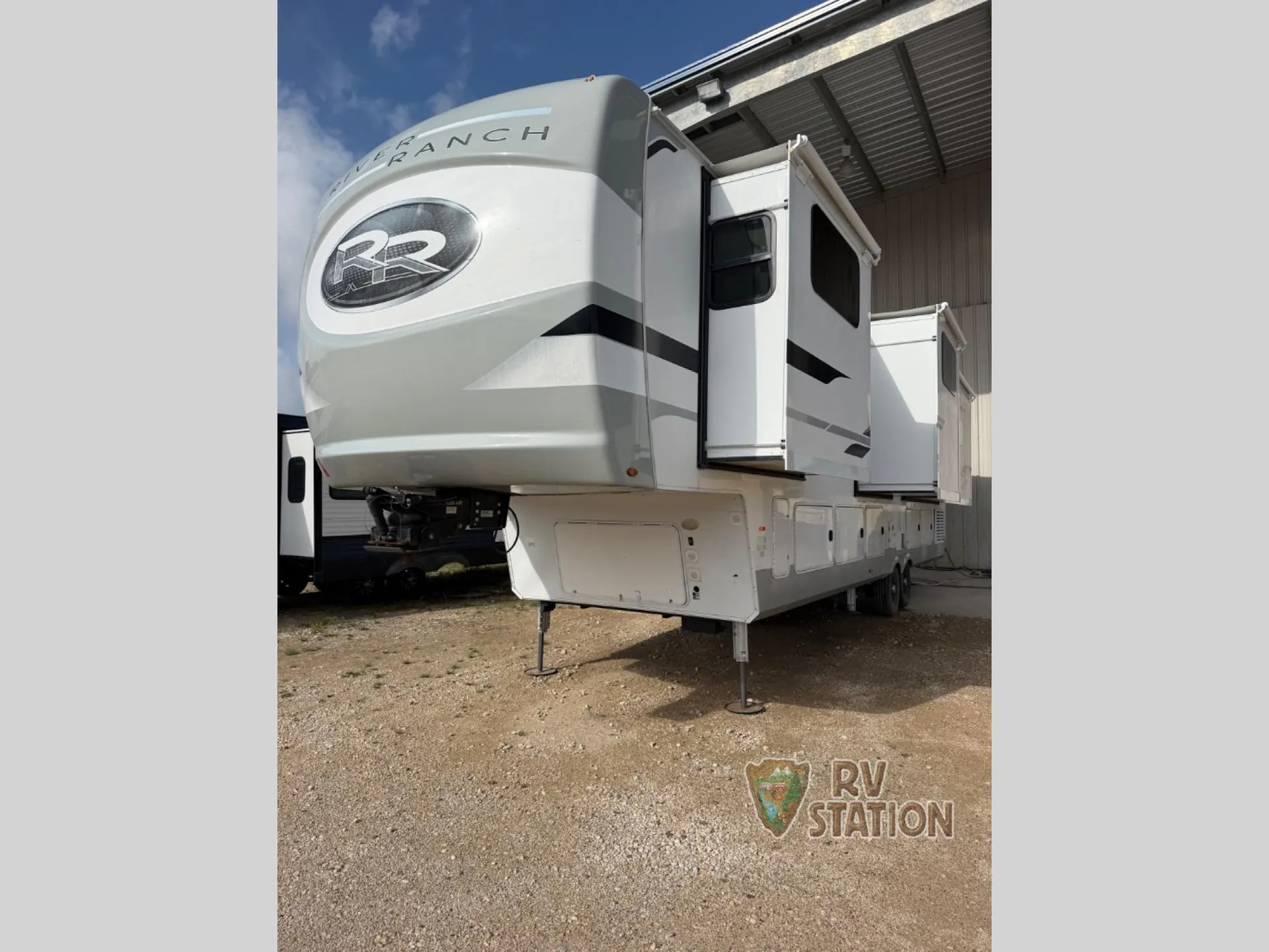 2021 Palomino River Ranch 392MB - Photo 2