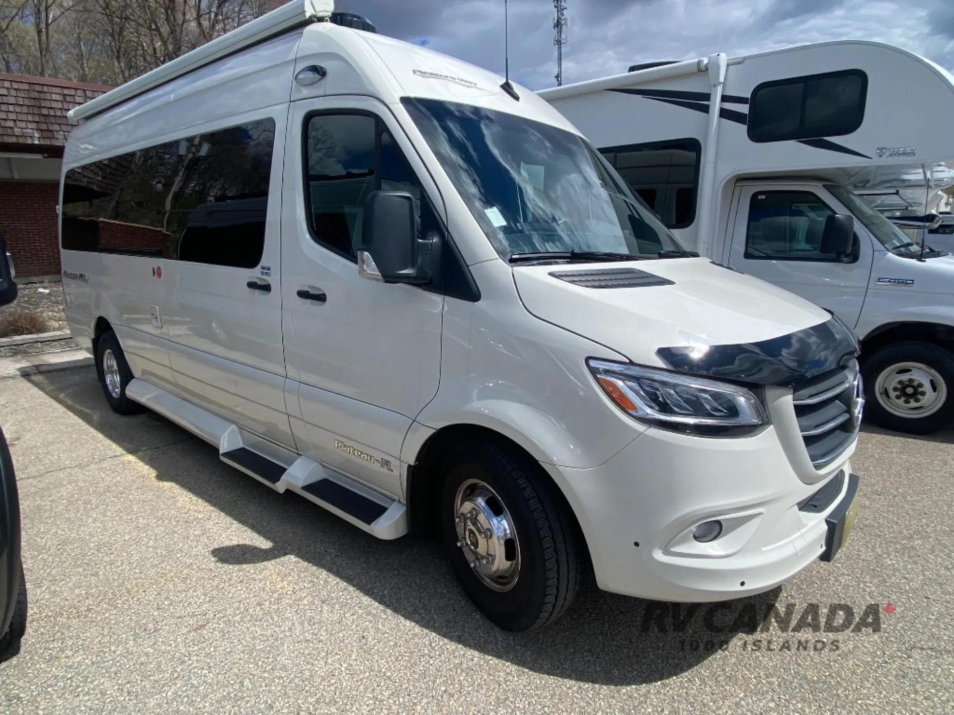 2022 Pleasure-Way Plateau FL - Photo 2