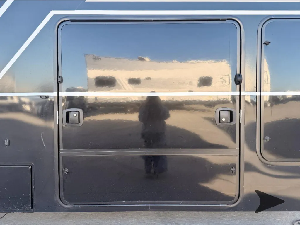 2025 Brinkley Model G 3950, Photos photo 6