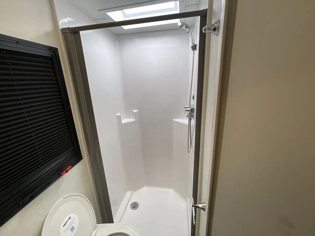 2027 Tiffin Wayfarer 25 PW, Photos photo 26