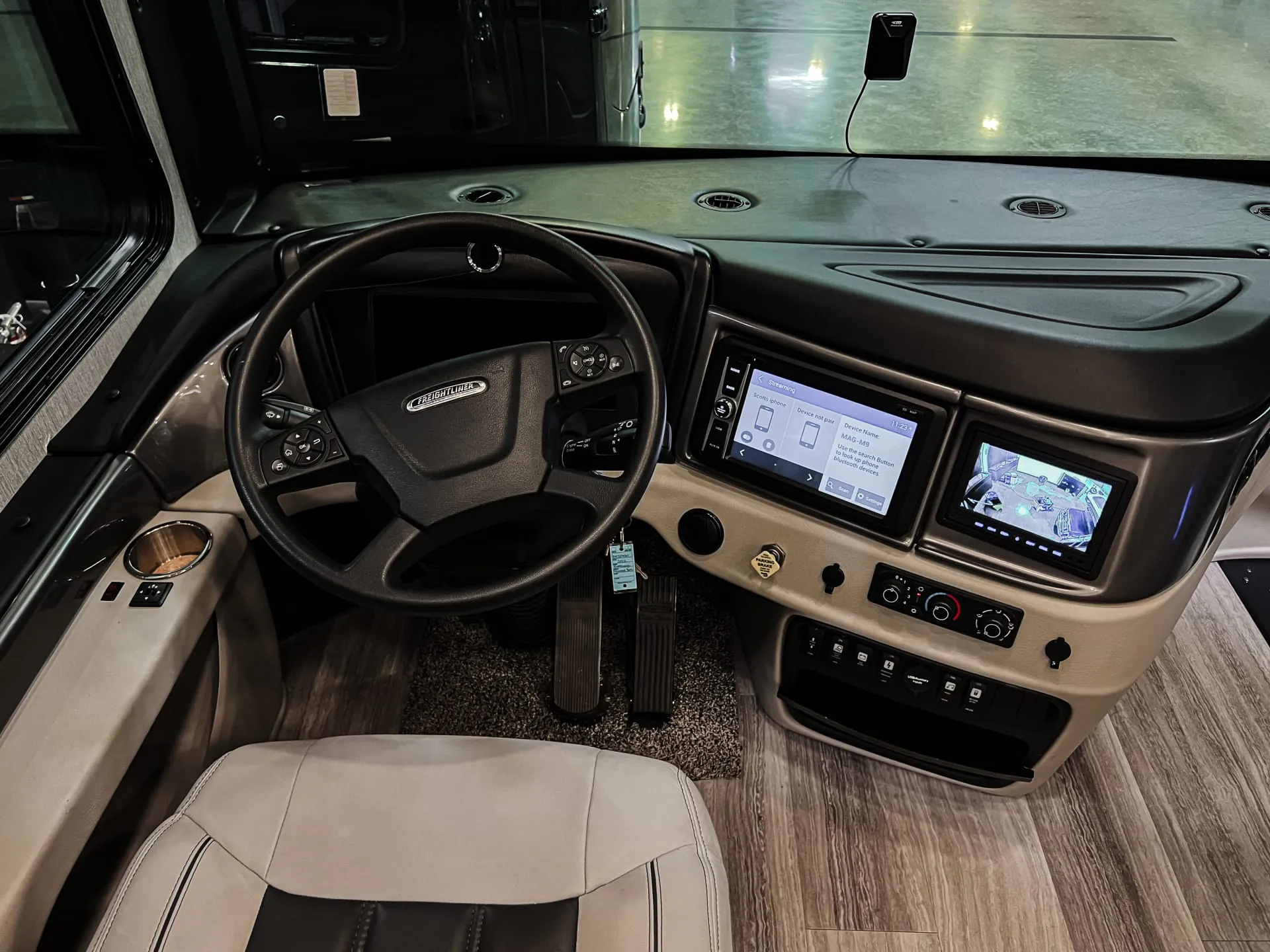 2023 Fleetwood Frontier 36SS - Photo 4