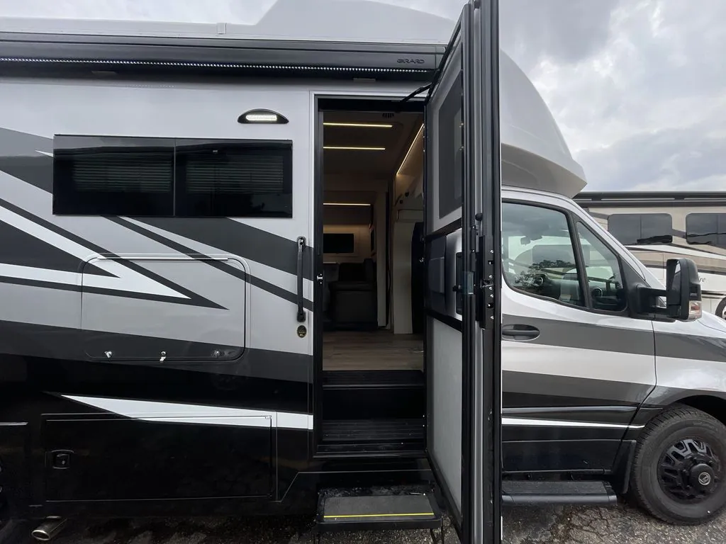 2027 Tiffin Wayfarer 25 PW, Photos photo 11