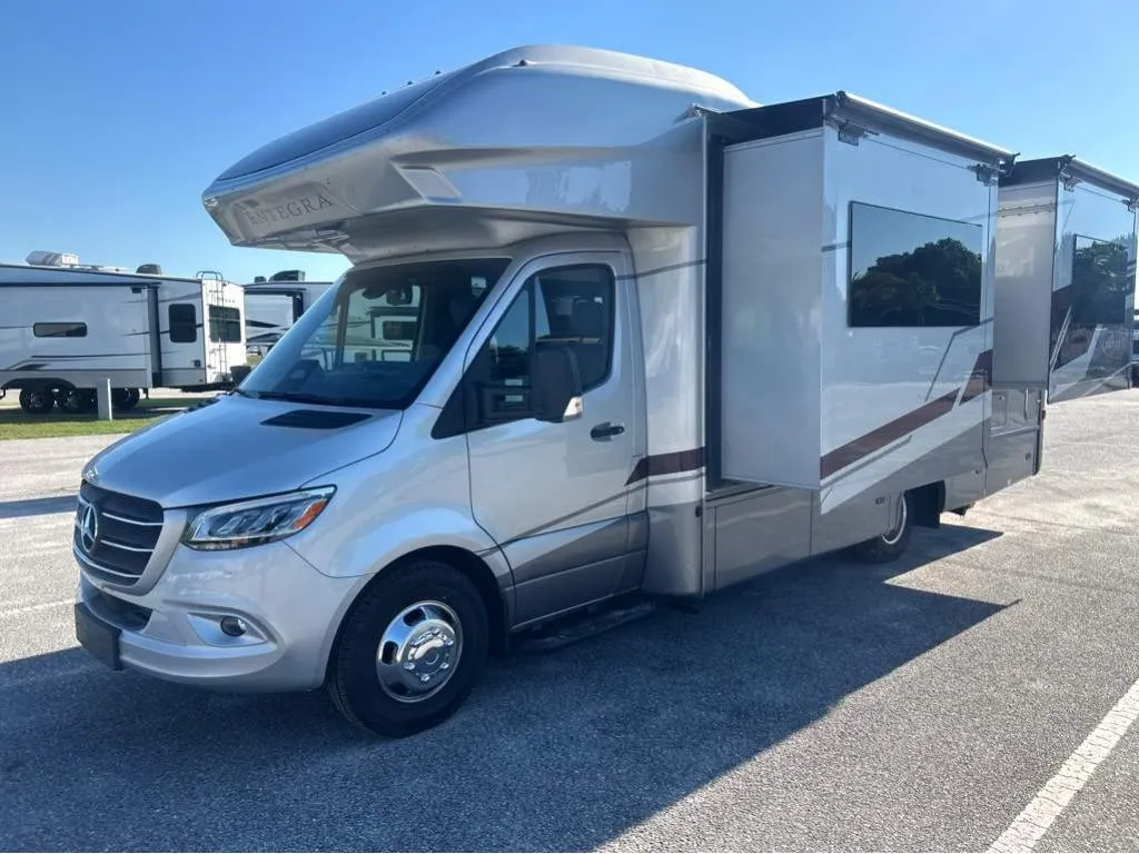 2027 Entegra Coach Qwest 25L - Photo 4