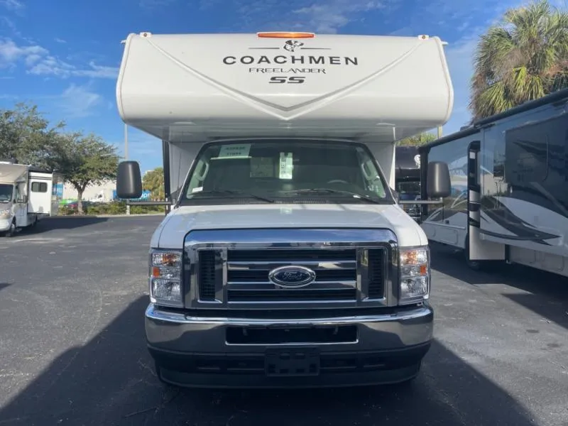 2025 Coachmen Freelander 21QSS Ford - Photo 3