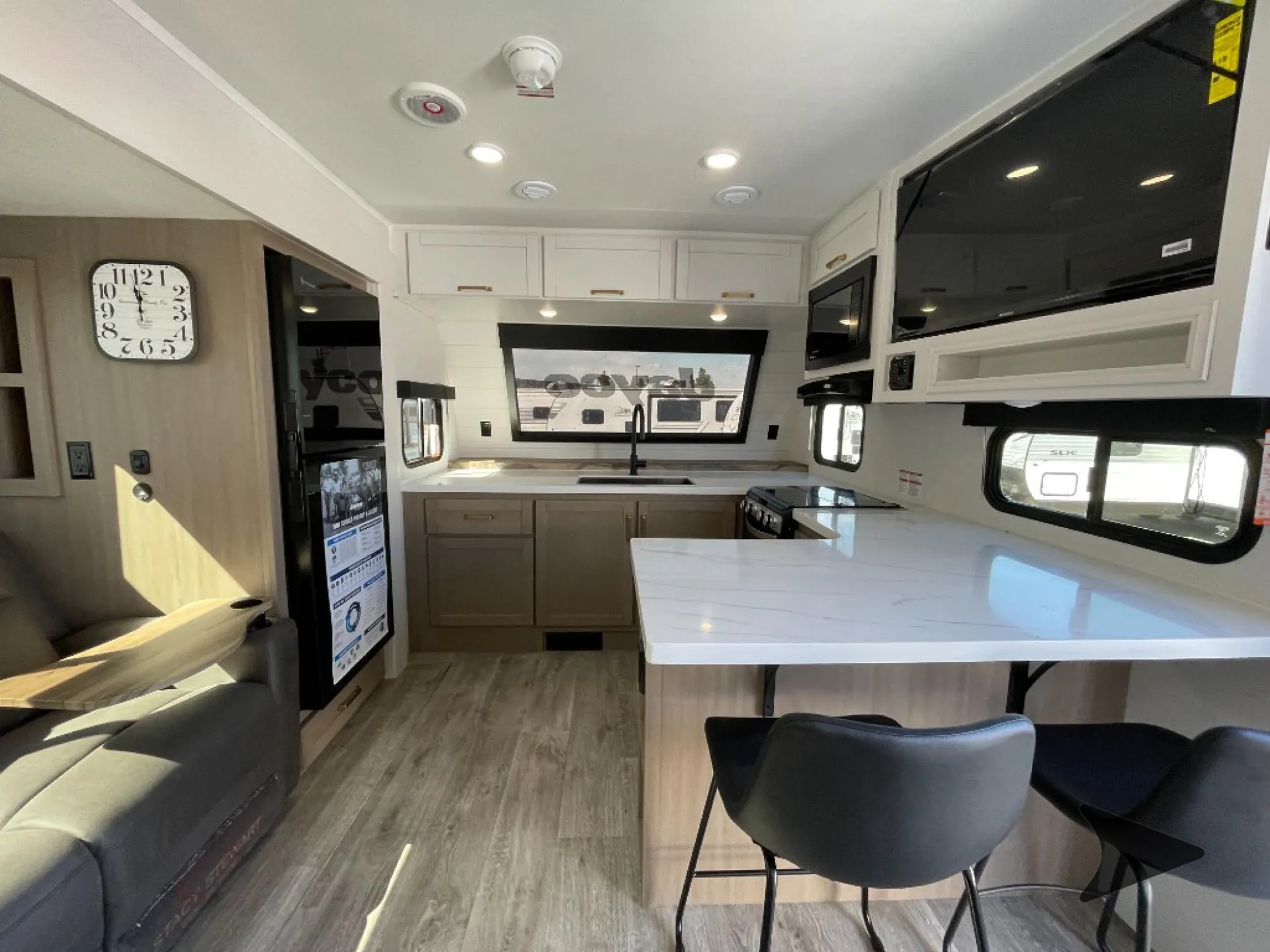 2027 Jayco Eagle 265FKDS - Photo 4