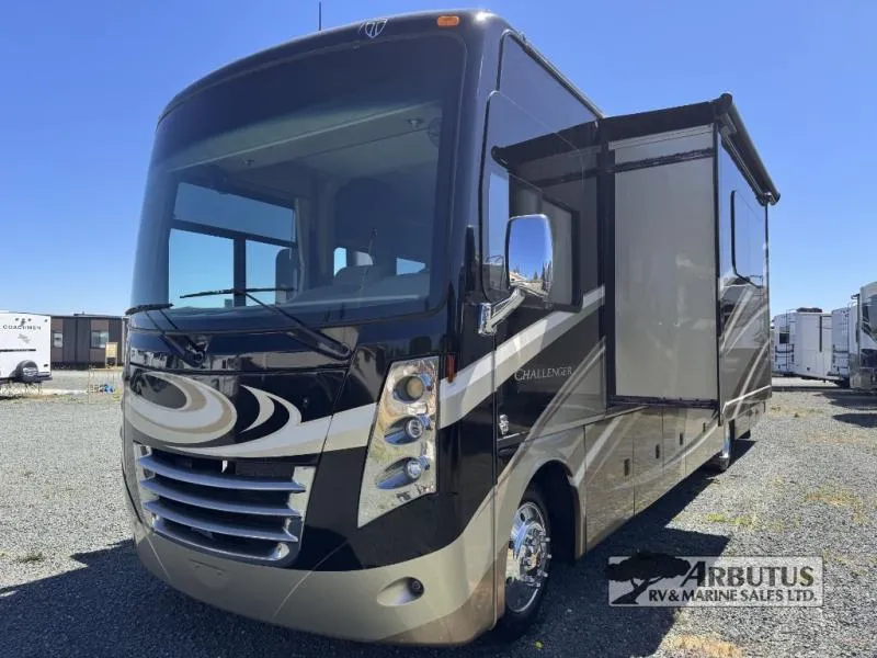 2015 Thor Motor Coach Challenger 37GT - Photo 3