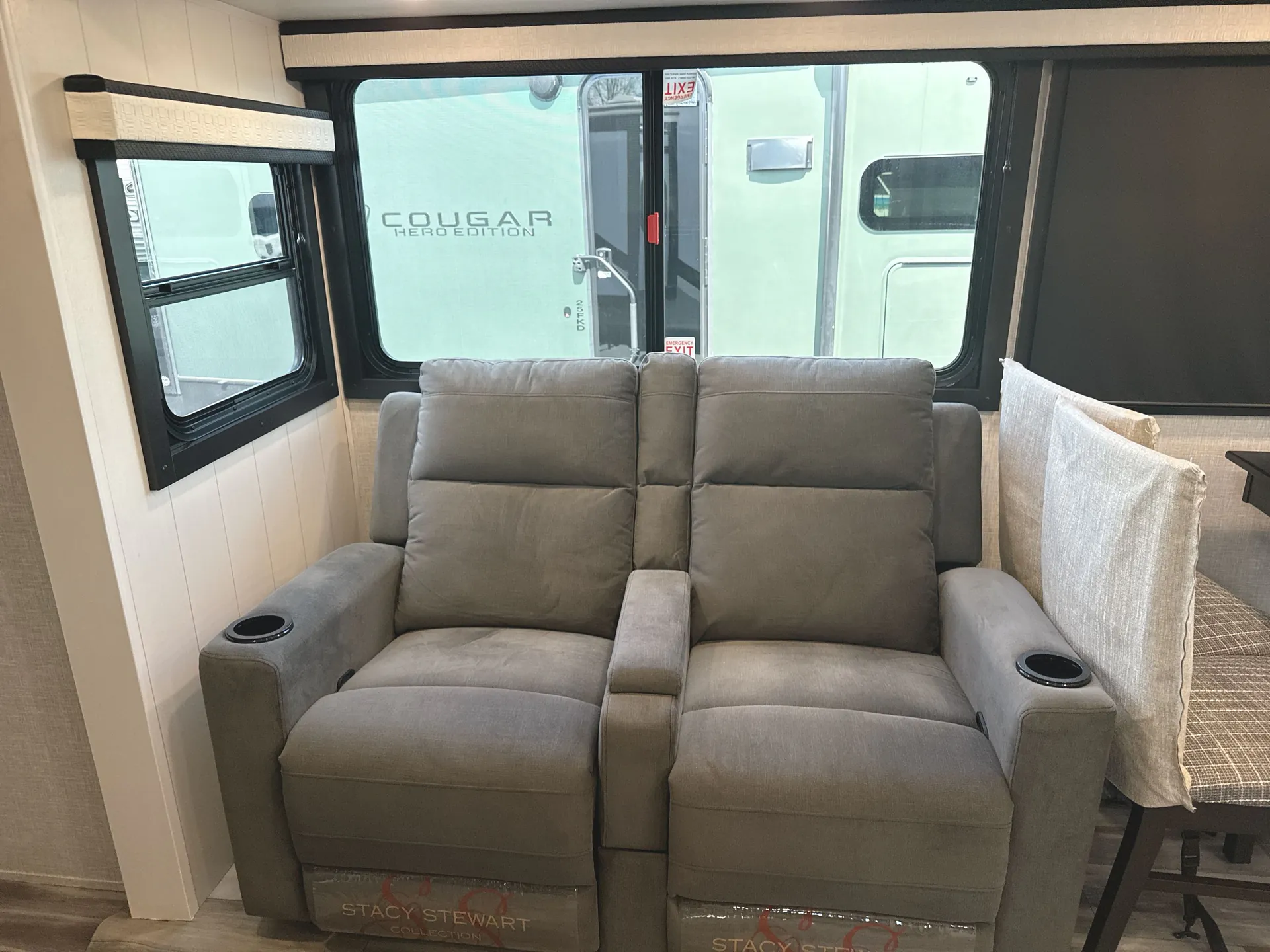 2025 Jayco Jay Feather 26FK — living area main