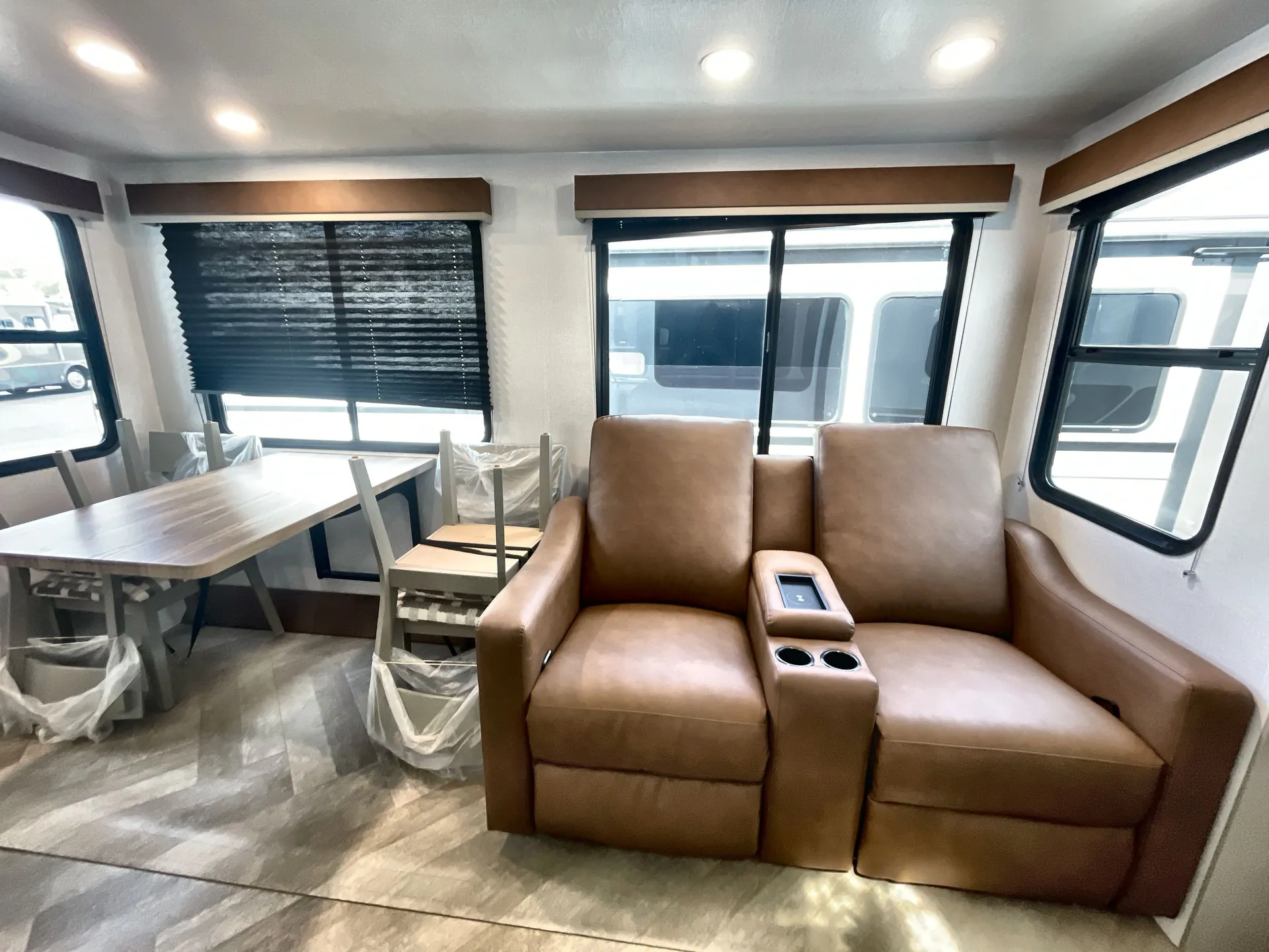 2026 Keystone Sprinter 3980FBS — living area main