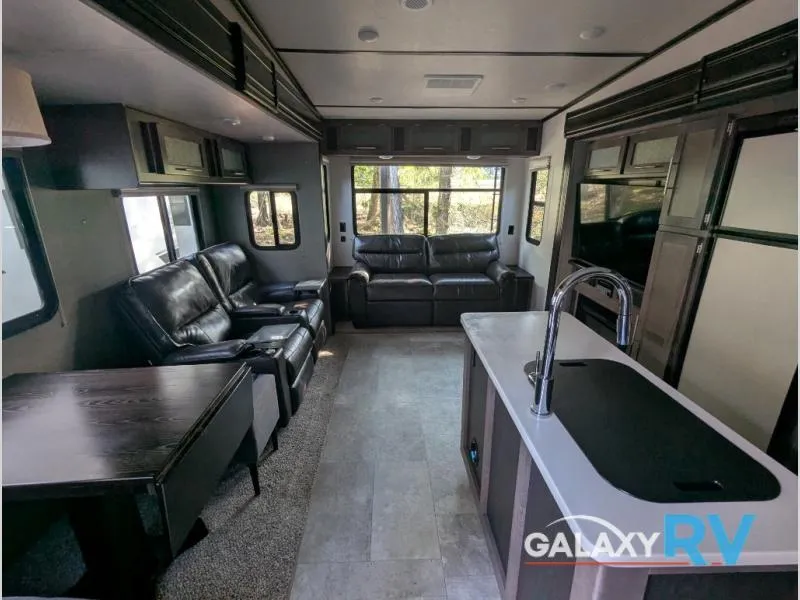 2019 Keystone RV Cruiser Aire 29SI - Photo 3