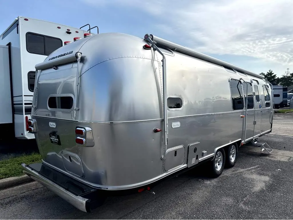 2026 Airstream Flying Cloud 30FBBQ - Photo 4
