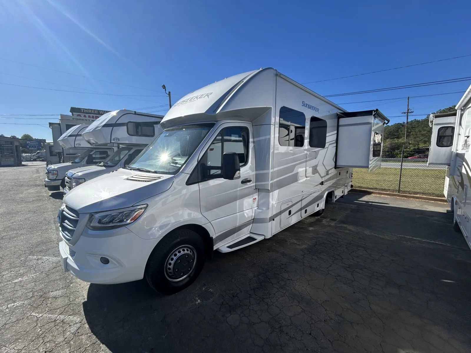 2020 Forest River Sunseeker 2400Q MBS - Photo 4
