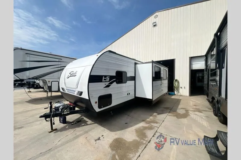2025 Shasta RVs i-5 Edition 530QB - Photo 3