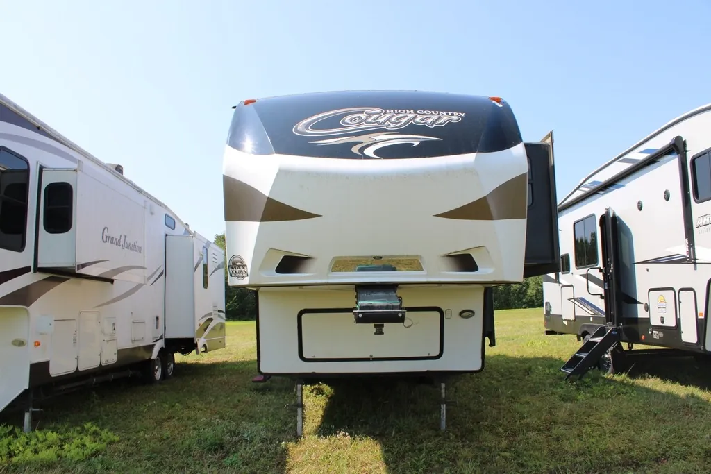 2015 Keystone Cougar 303RLS - Photo 4