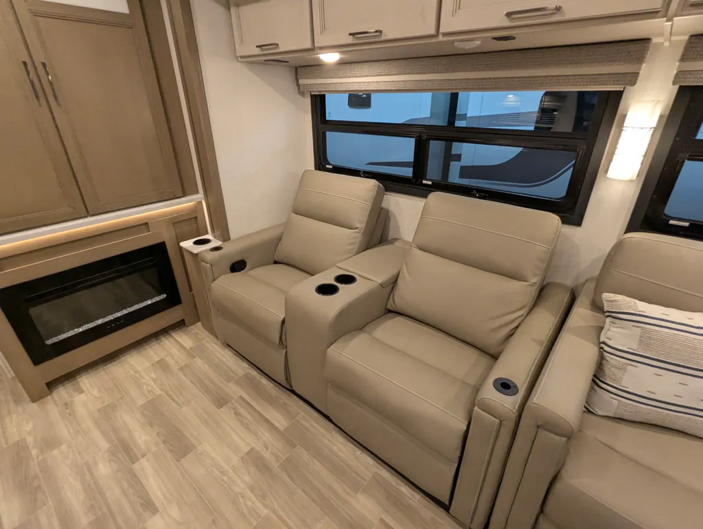 2027 Thor Motor Coach Windsport 36H, Photos photo 21