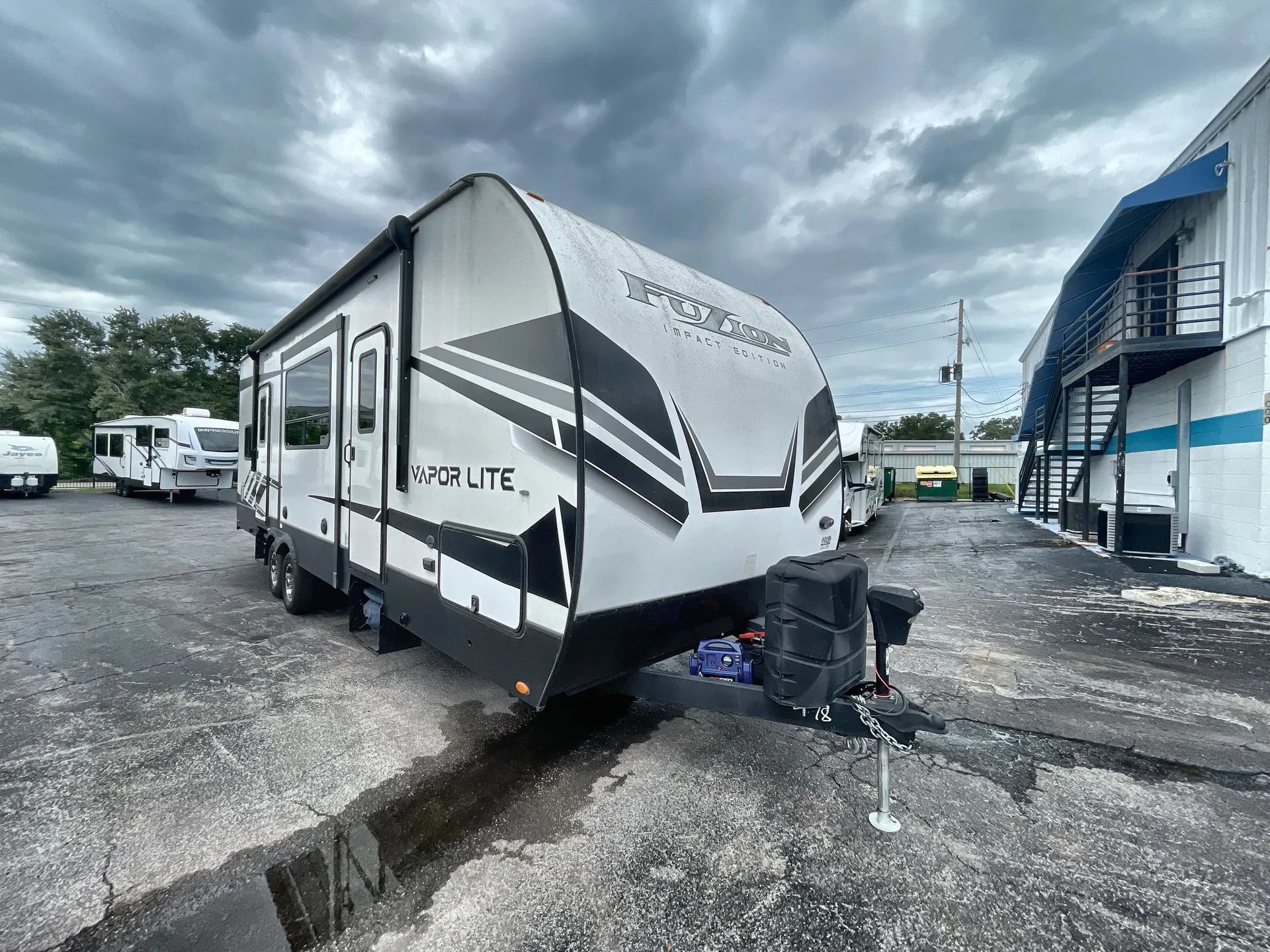 2022 Keystone Impact 28V - Photo 2