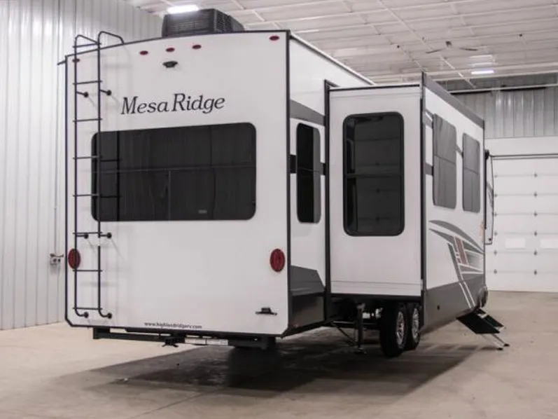 2023 Highland Ridge Mesa Ridge 379FBS - Photo 3