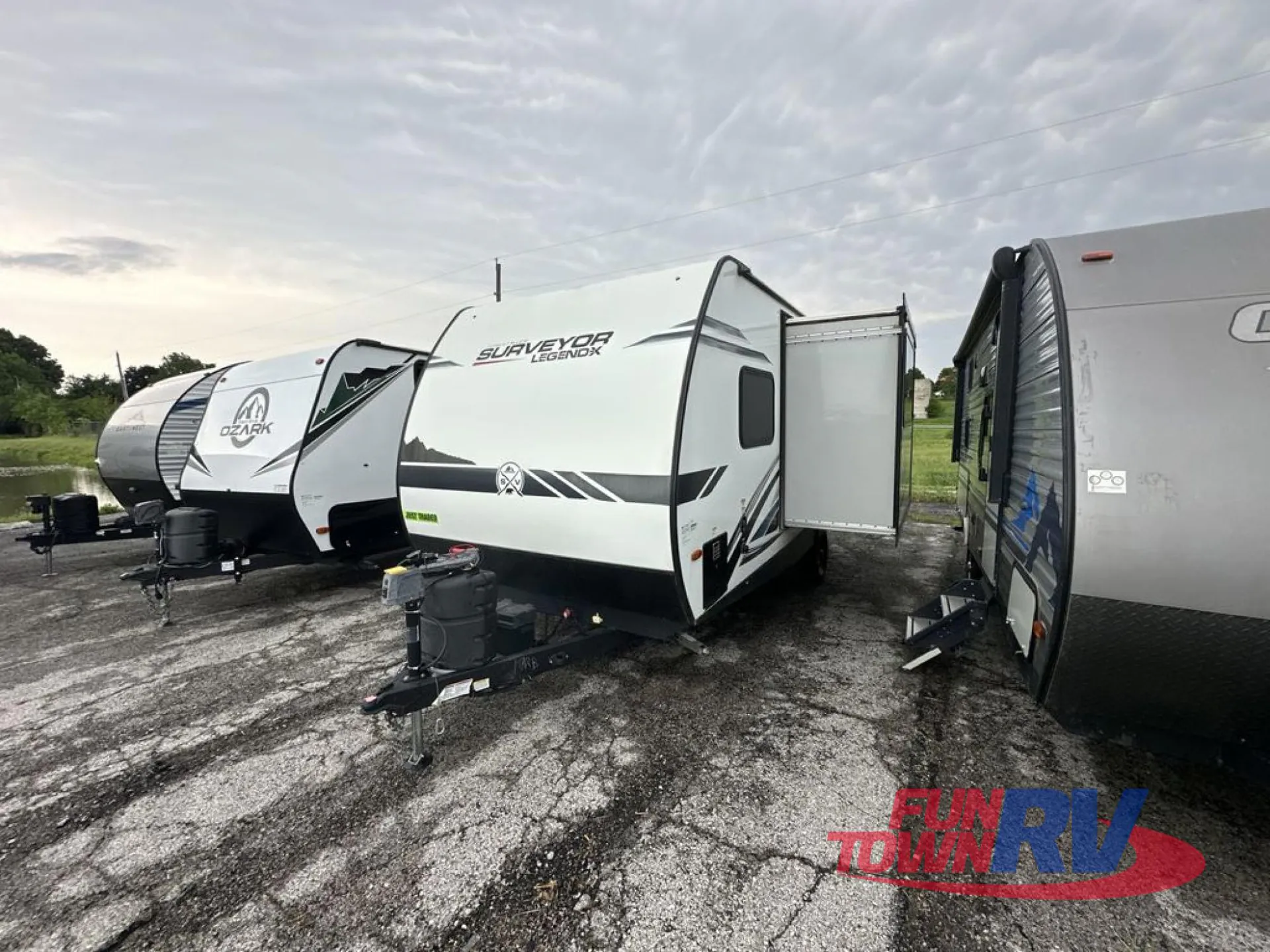 2023 Forest River RV Surveyor Legend X 17RBLX - Photo 4