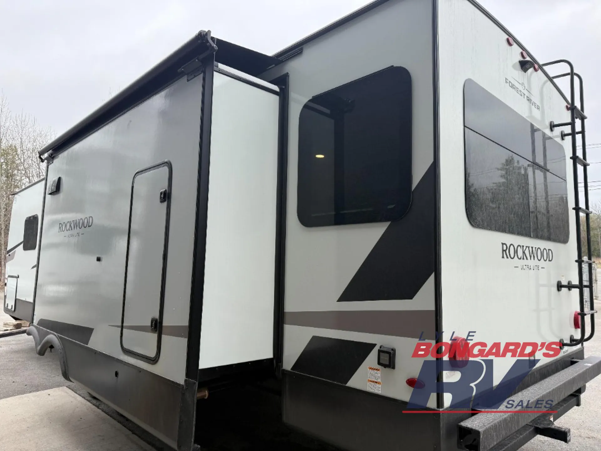 2026 Forest River Rockwood Ultra Lite 2906RL — Photo 5