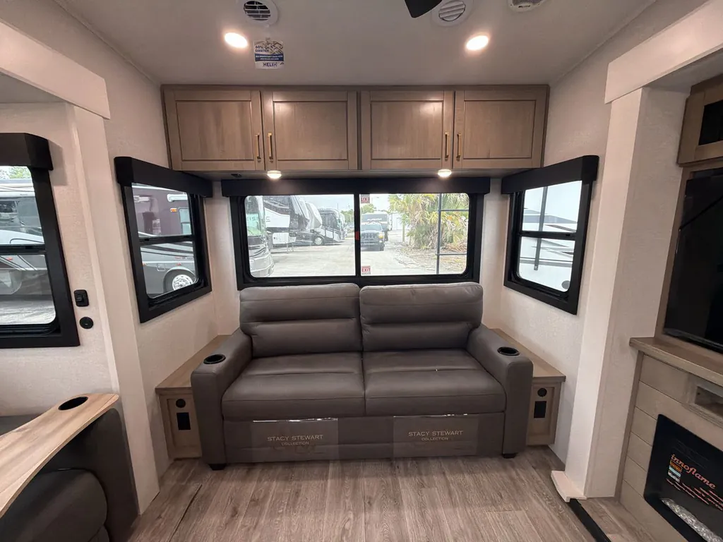 2026 Jayco Eagle 321RSTS, Photos photo 23