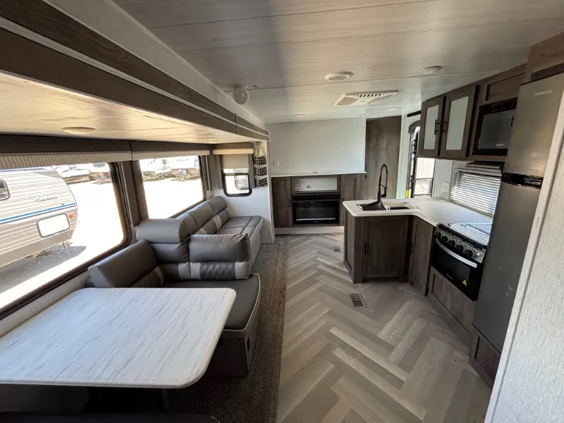2022 Forest River Salem 33TS — Photo 5