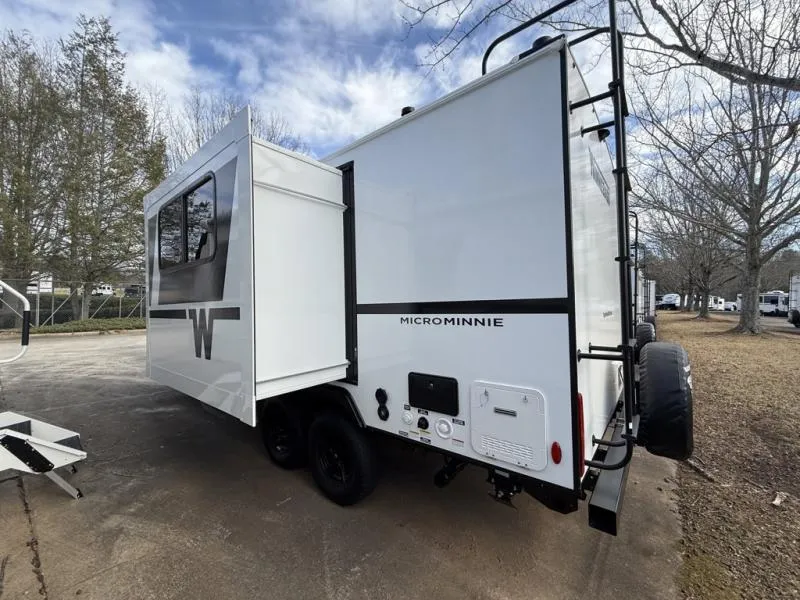 2026 Winnebago Micro Minnie 2108DS - Photo 4