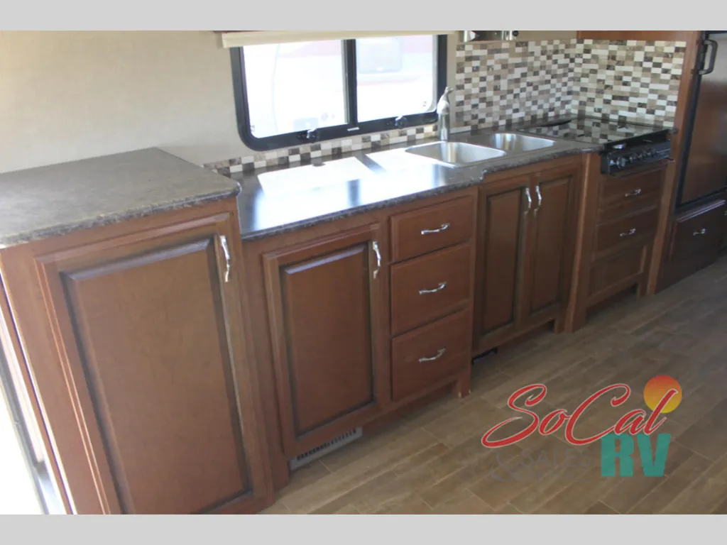2018 Fleetwood Flair 31A, Photos photo 18
