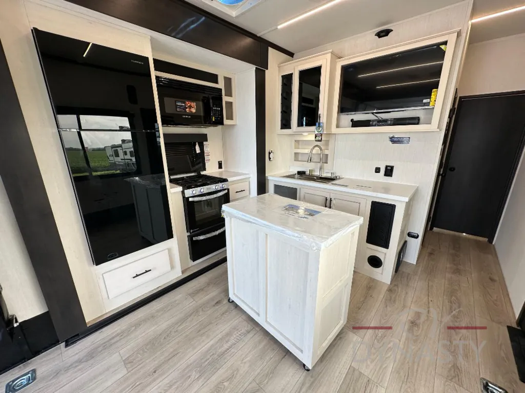 2026 Forest River Vengeance Rogue Armored 26L140, Photos photo 32