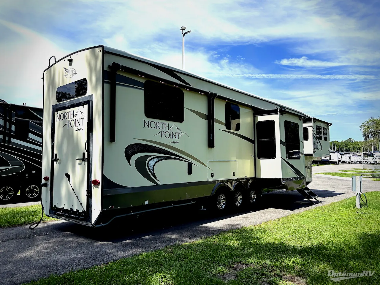 2019 Jayco North Point 385THWS - Photo 3
