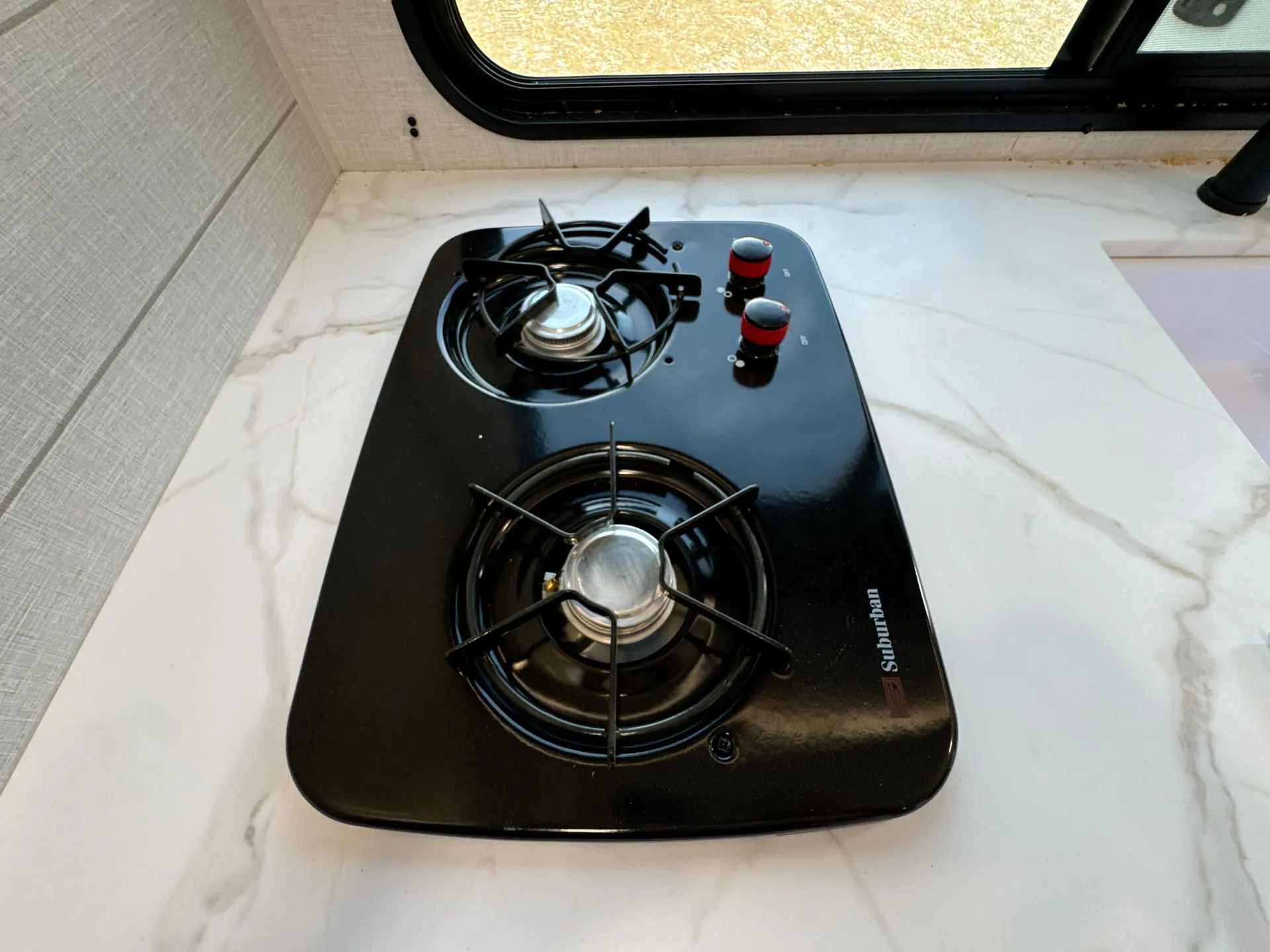 2026 Forest River Wildwood Fsx 180ICE — stove oven open