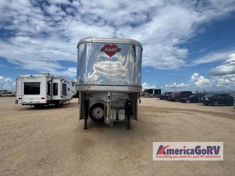 2021 Hart HORSE TRAILER Used    3H W/LQ - Photo 2