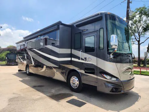 2019 Tiffin Phaeton 40 IH - Photo 2