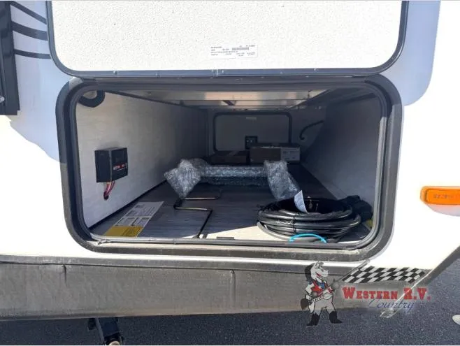 2025 Coachmen Apex Ultra-Lite 241BHS - Photo 4