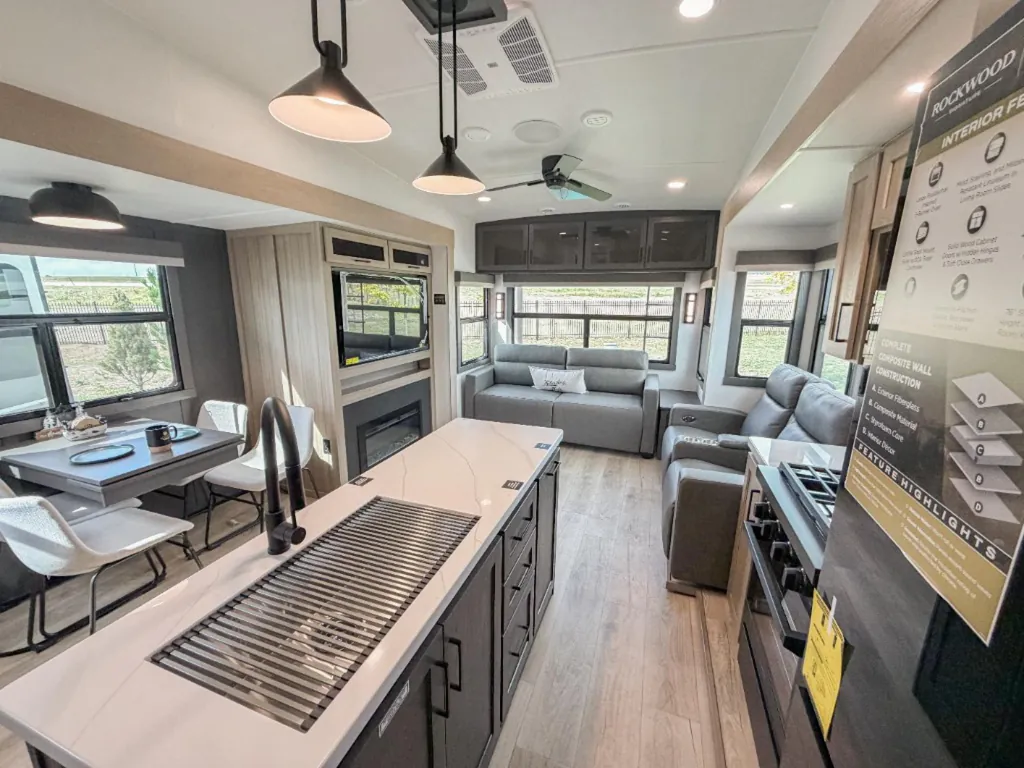 2026 Forest River Rockwood Signature R372RL, Photos photo 5