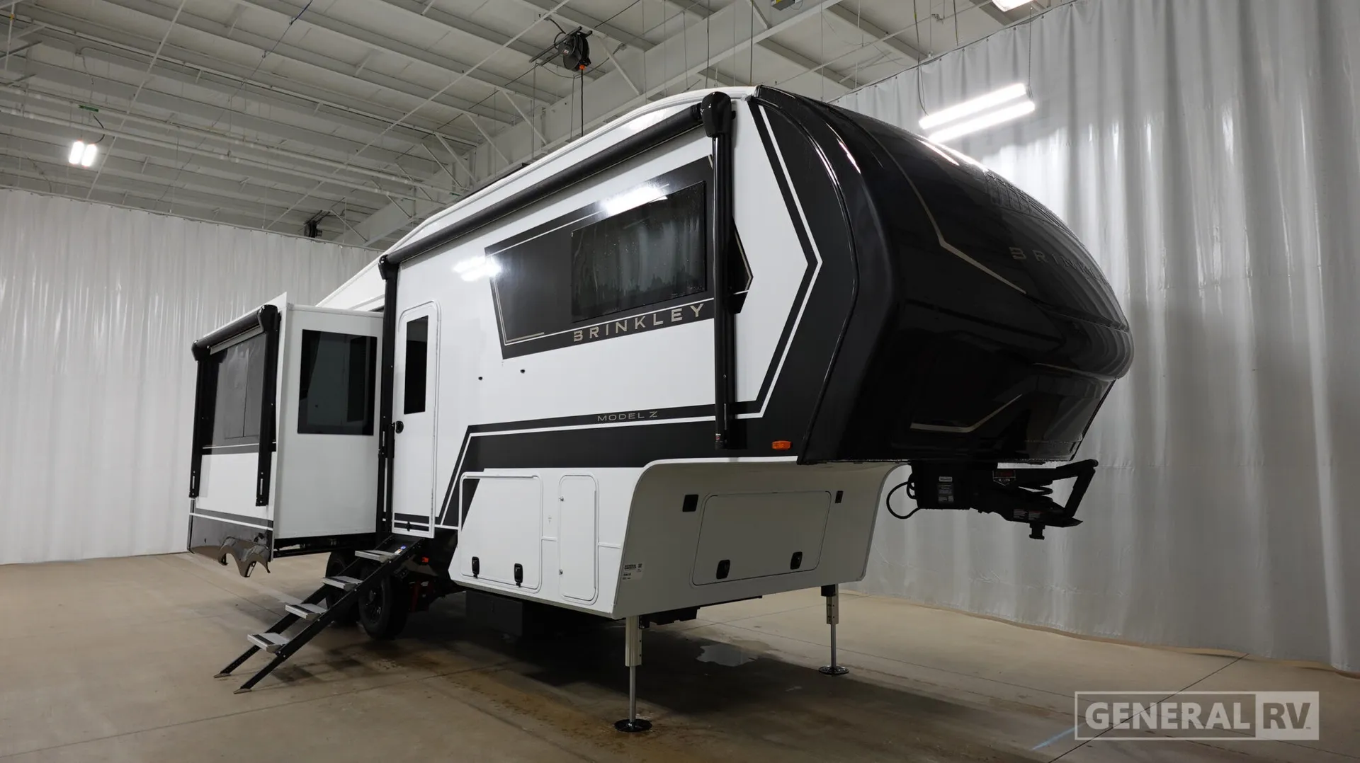 2027 Brinkley Model Z 2680 - Photo 2