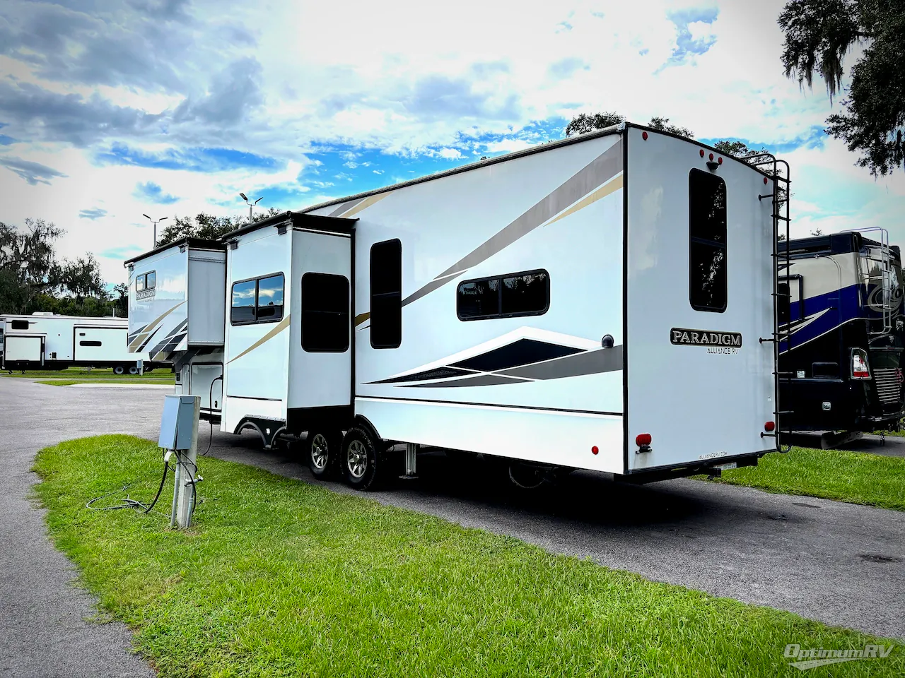 2021 Alliance RV Paradigm 372RK - Photo 4