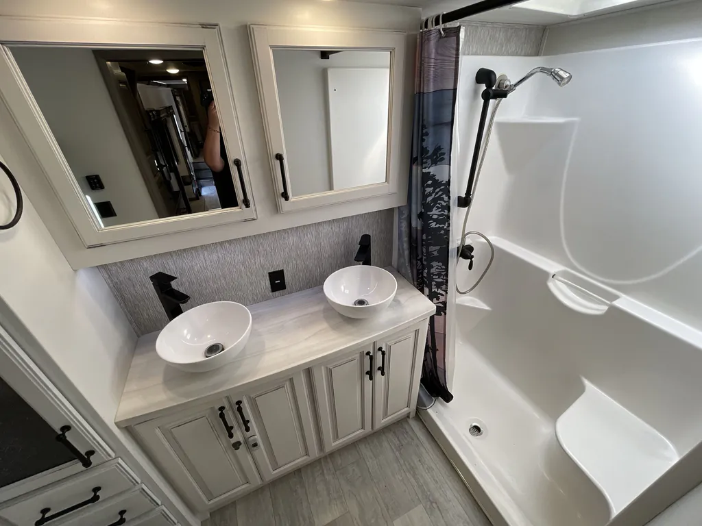 2022 Keystone Montana 3763BP, Photos photo 17