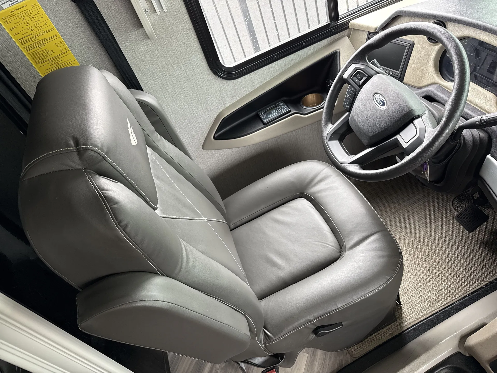2023 Fleetwood Bounder 35GL — living area main