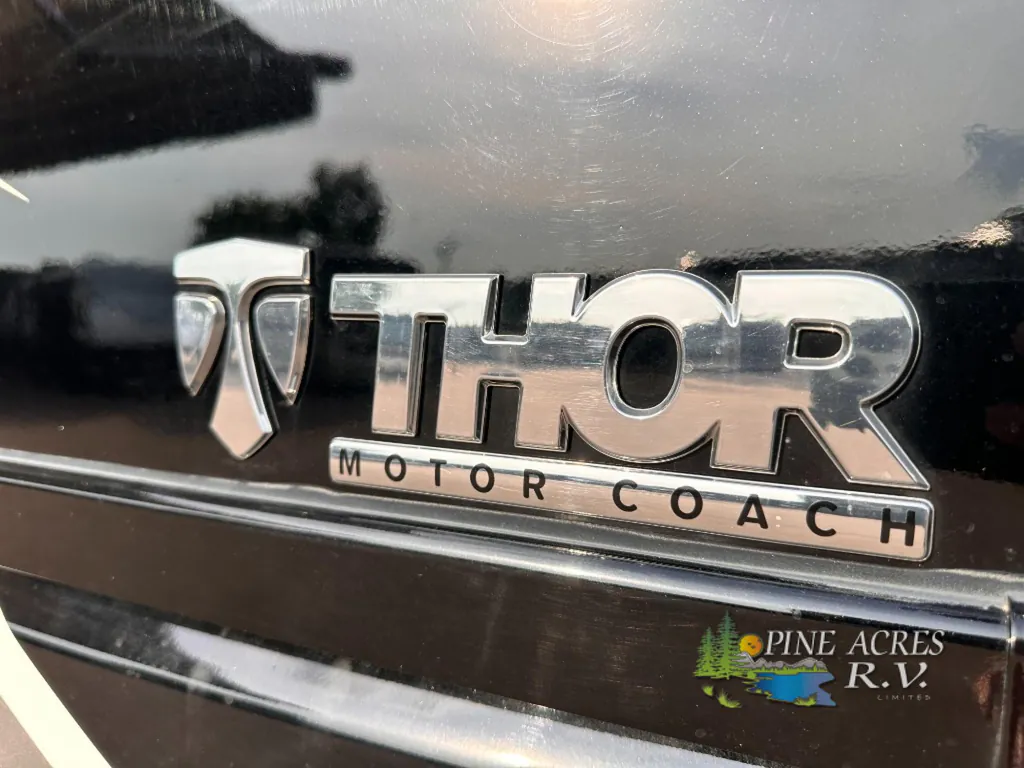 2022 Thor Motor Coach Challenger 35MQ, Photos photo 54
