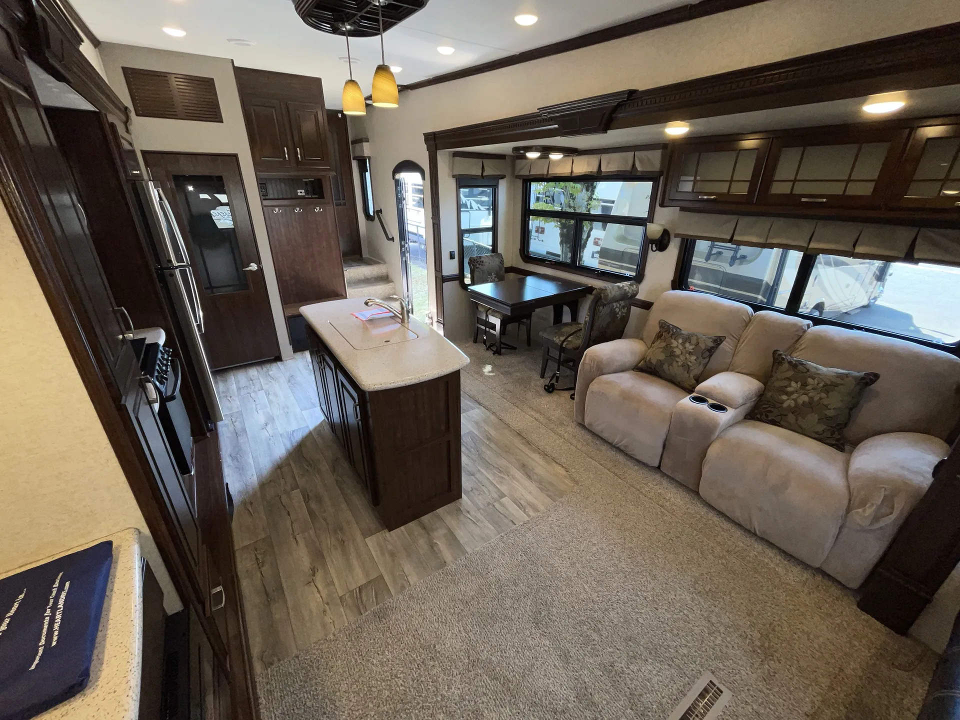 2016 Heartland Gateway 3400SE — living area main