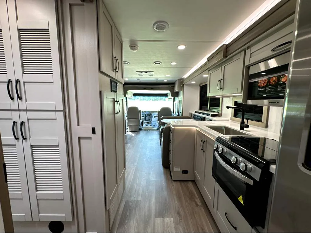 2027 Entegra Coach Vision XL 36C, Photos photo 20
