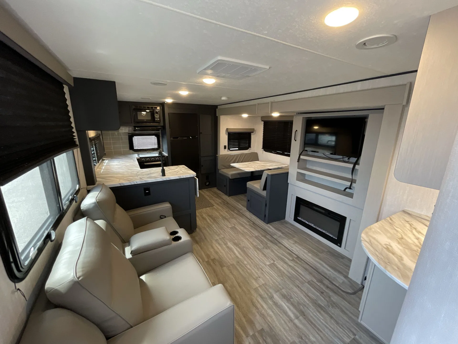 2024 Coachmen Apex Ultra-Lite 264RKS - Photo 3