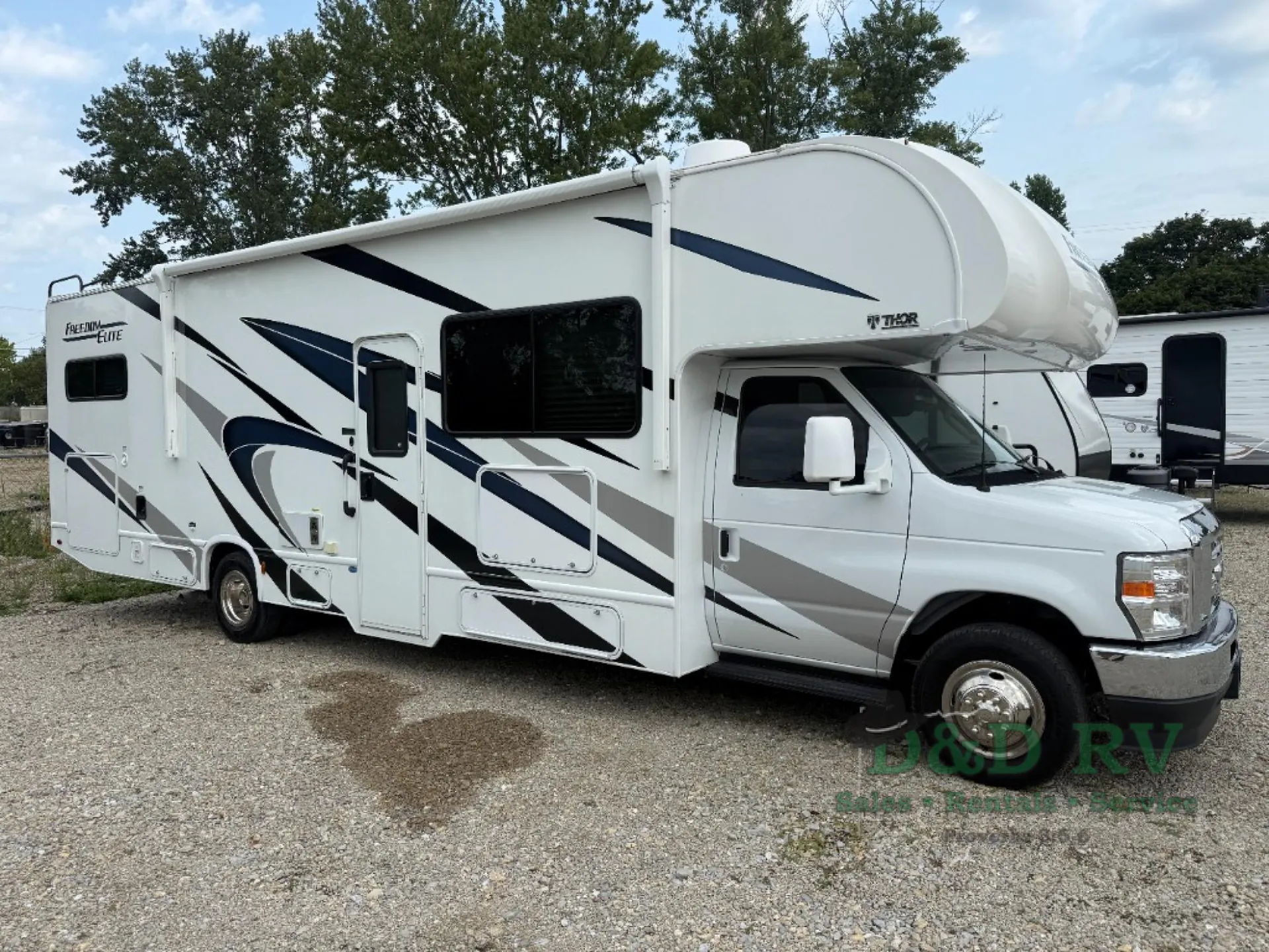 2024 Thor Motor Coach Freedom Elite 31FE - Photo 2