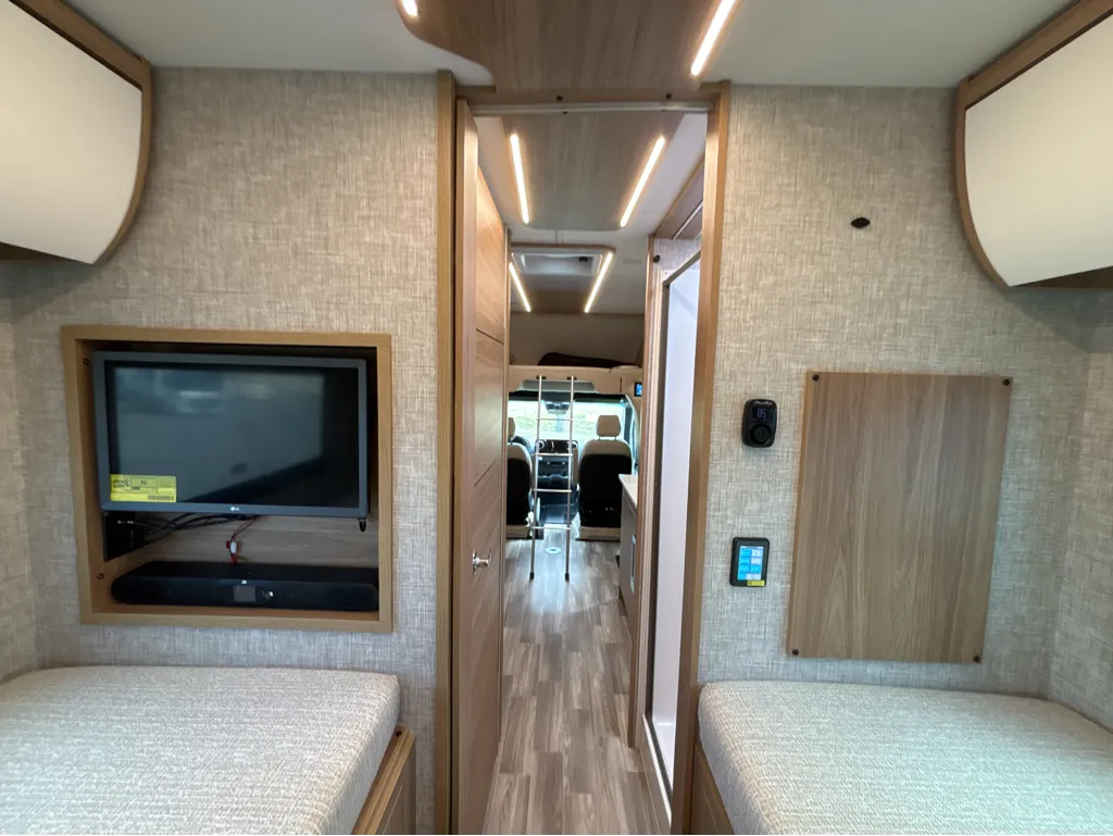 2026 Tiffin Wayfarer 25 XLW, Photos photo 20