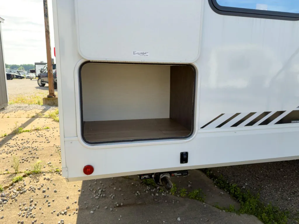 2026 Forest River Cherokee Alpha Wolf 29DCB, Photos photo 11