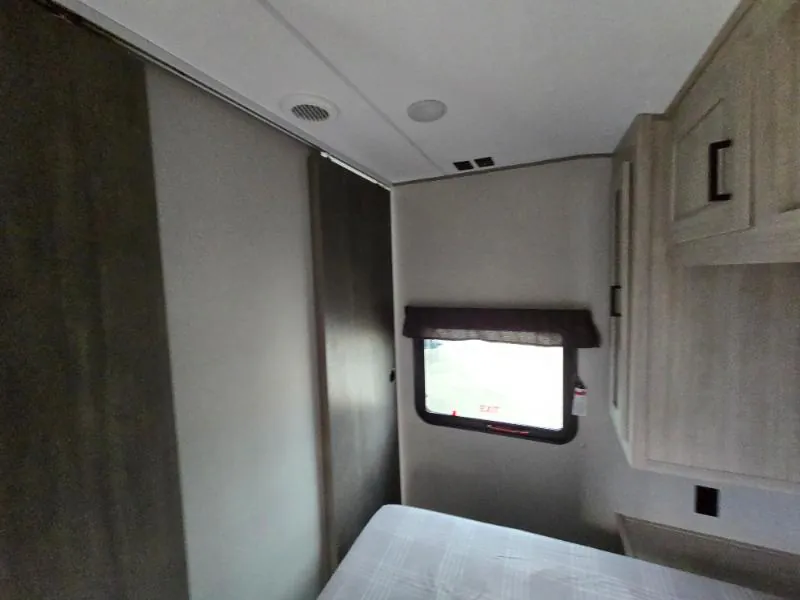 2026 Coachmen Catalina Legacy Edition 273DBHCK, Photos photo 12