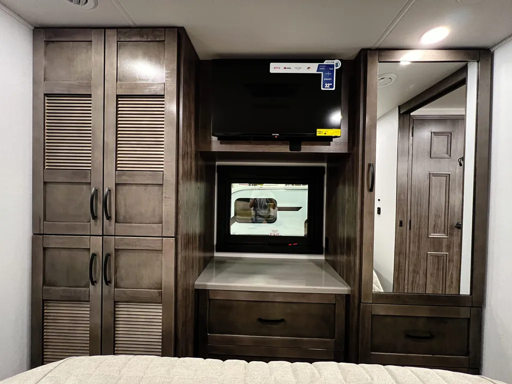 2026 Entegra Coach Accolade 37K, Photos photo 21