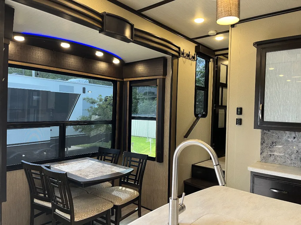 2018 Grand Design Momentum 376TH, Photos photo 9