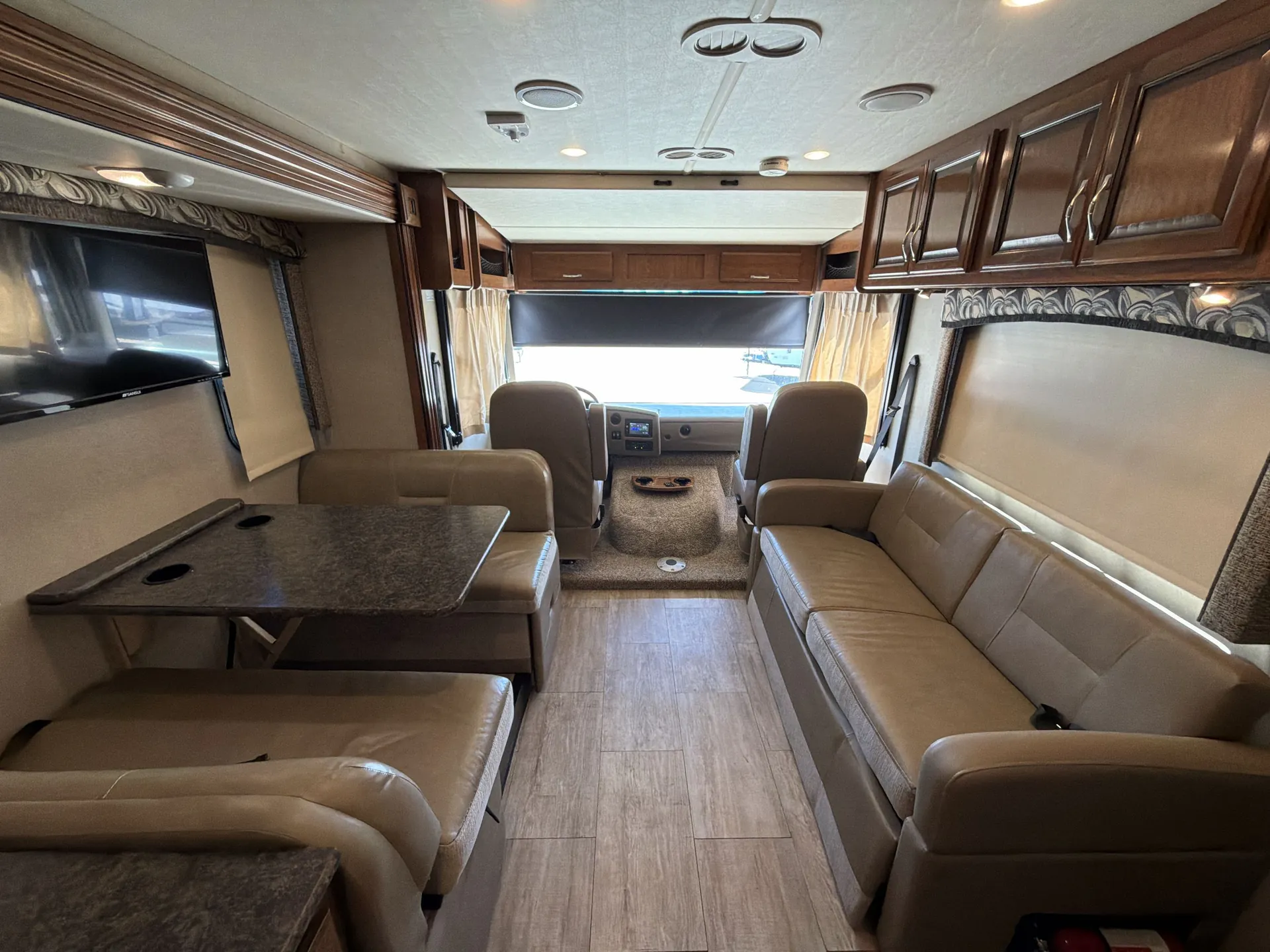2017 fleetwood Flair 30P — living area main