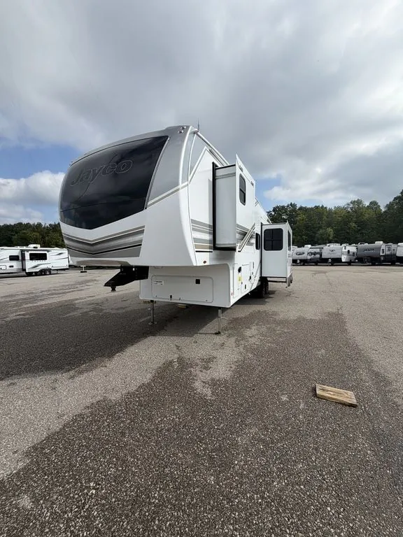 2027 Jayco Eagle 31QBH - Photo 4