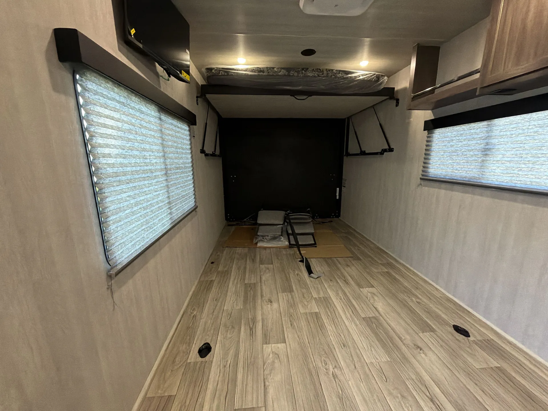 2027 Genesis Supreme Overnighter FB2300 — living area main